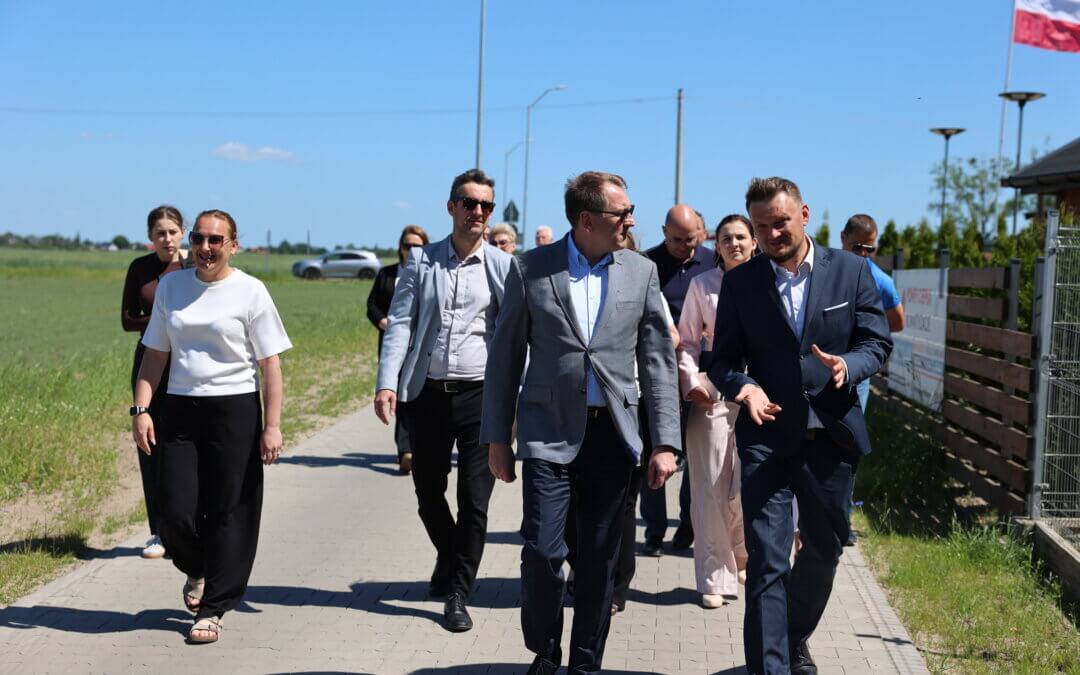 Uroczyste otwarcie drogi do miejscowości Przywodzie